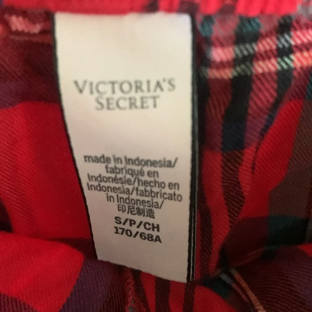Victoria’s Secret sz S Plaid Pajamas - Red and Blue lighter weight like new! - Picture 9 of 10